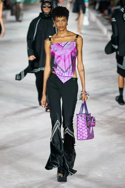 Look 27